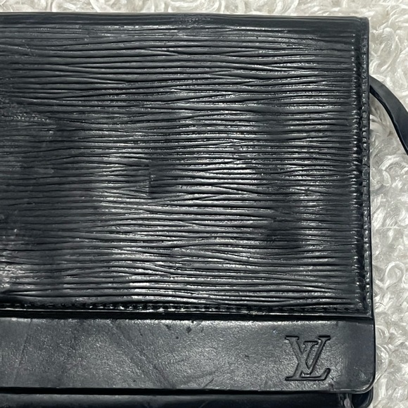 Louis Vuitton Honfleur Handbag Epi Leather - Picture 6 of 16